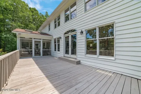 108 Farmington Road Grimesland NC 27837