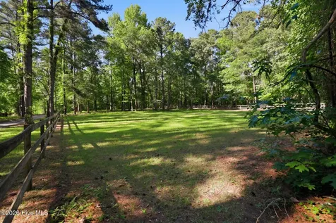 108 Farmington Road Grimesland NC 27837