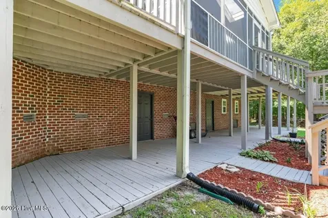 108 Farmington Road Grimesland NC 27837