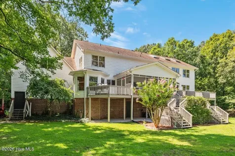 108 Farmington Road Grimesland NC 27837