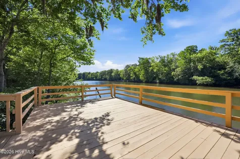 108 Farmington Road Grimesland NC 27837