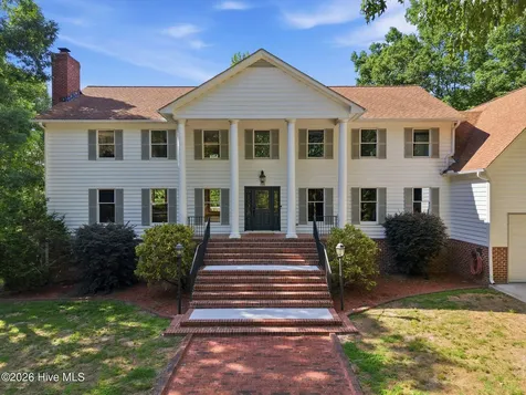 108 Farmington Road Grimesland NC 27837