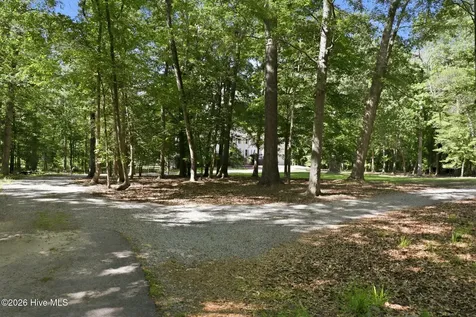 108 Farmington Road Grimesland NC 27837
