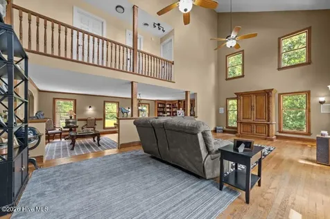 108 Farmington Road Grimesland NC 27837