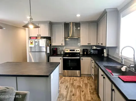 206 Mccoy Avenue Cove City NC 28523