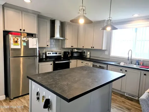 206 Mccoy Avenue Cove City NC 28523