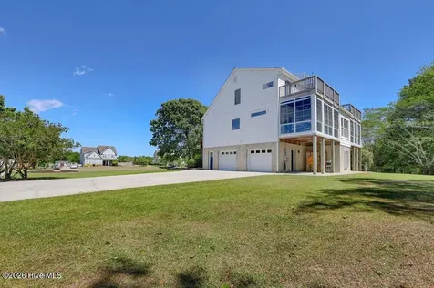 120 Middle Point Road Hampstead NC 28443
