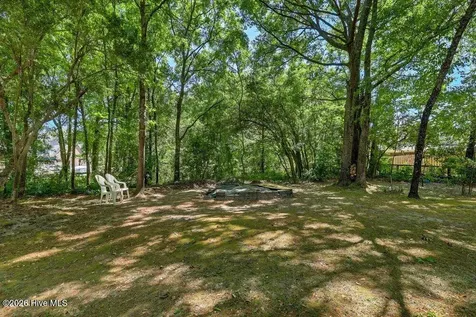 120 Middle Point Road Hampstead NC 28443