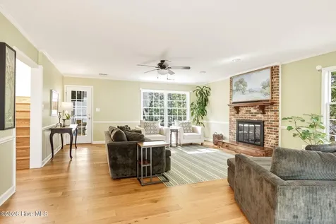 121 Gull Harbor Drive Newport NC 28570