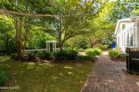 121 Gull Harbor Drive Newport NC 28570