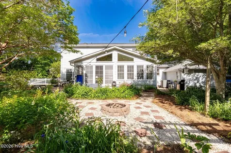 121 Gull Harbor Drive Newport NC 28570