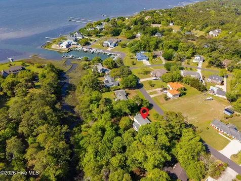 121 Gull Harbor Drive Newport NC 28570