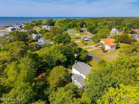 121 Gull Harbor Drive Newport NC 28570