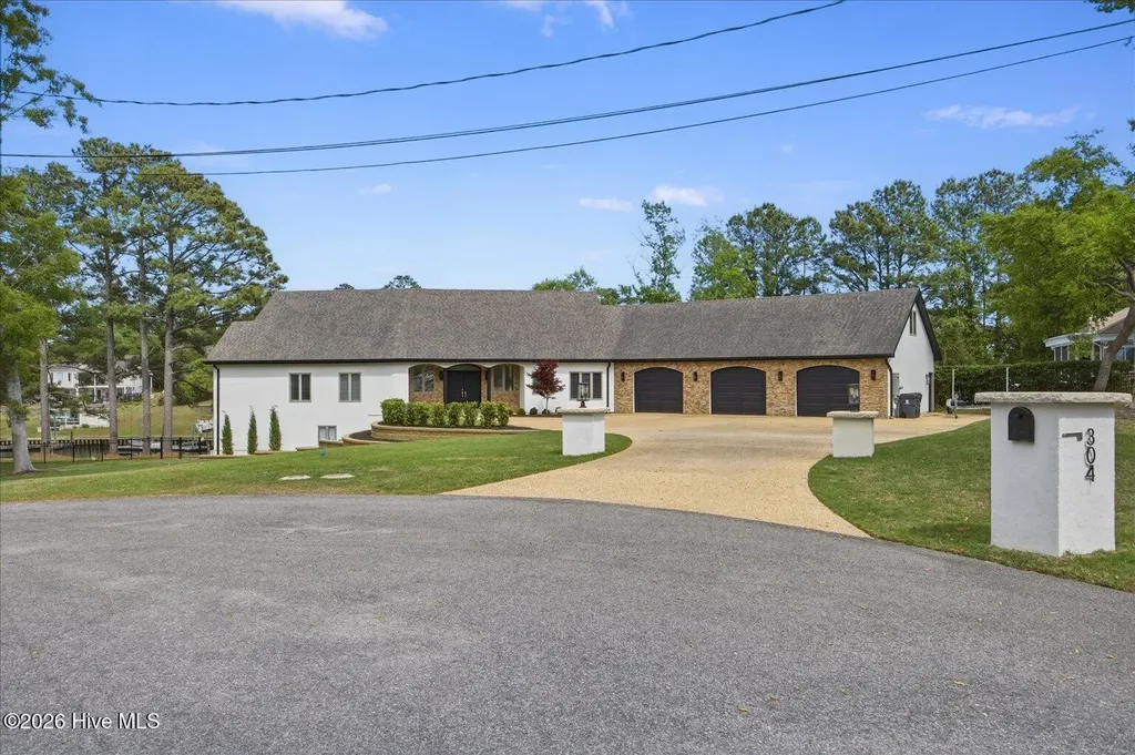 304 Gull Road Hampstead NC 28443