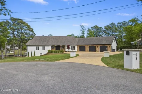 304 Gull Road Hampstead NC 28443