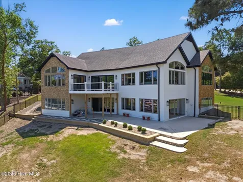304 Gull Road Hampstead NC 28443