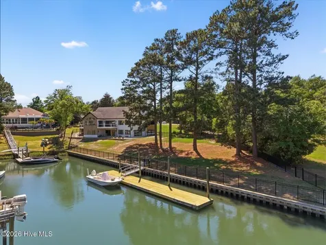 304 Gull Road Hampstead NC 28443