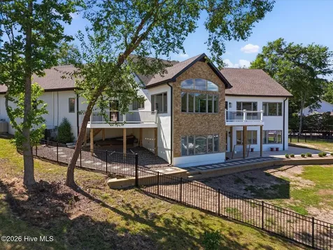 304 Gull Road Hampstead NC 28443