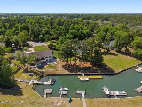 304 Gull Road Hampstead NC 28443