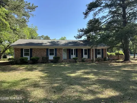 1300 W Church Street Laurinburg NC 28352
