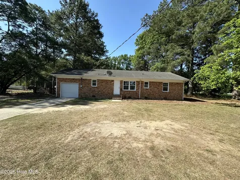 1300 W Church Street Laurinburg NC 28352