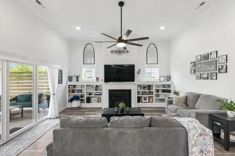 67 Man O War Lane Hampstead NC 28443