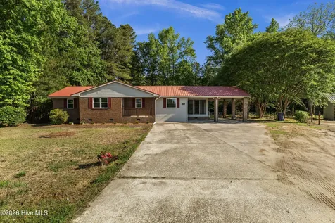 11073 Sam Potts Highway Lake Waccamaw NC 28450