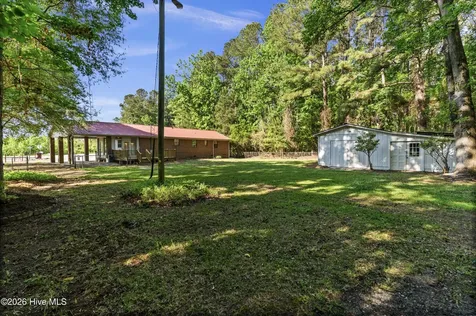 11073 Sam Potts Highway Lake Waccamaw NC 28450