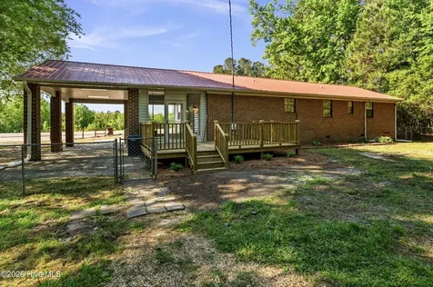 11073 Sam Potts Highway Lake Waccamaw NC 28450