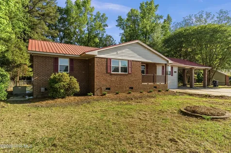 11073 Sam Potts Highway Lake Waccamaw NC 28450