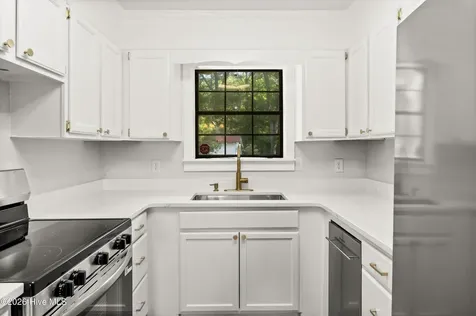 11073 Sam Potts Highway Lake Waccamaw NC 28450