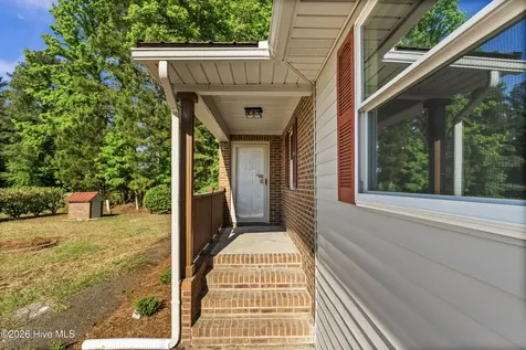 11073 Sam Potts Highway Lake Waccamaw NC 28450