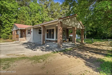 11073 Sam Potts Highway Lake Waccamaw NC 28450