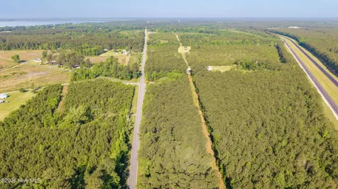 11073 Sam Potts Highway Lake Waccamaw NC 28450