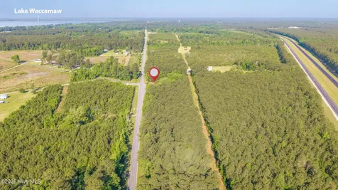 11073 Sam Potts Highway Lake Waccamaw NC 28450
