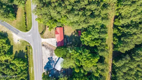 11073 Sam Potts Highway Lake Waccamaw NC 28450