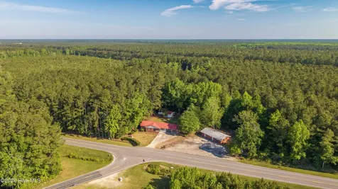 11073 Sam Potts Highway Lake Waccamaw NC 28450