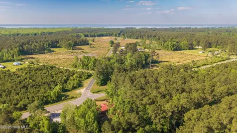 11073 Sam Potts Highway Lake Waccamaw NC 28450