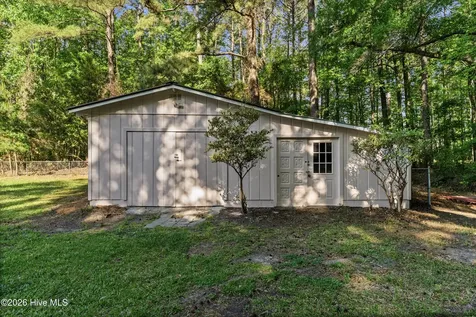 11073 Sam Potts Highway Lake Waccamaw NC 28450