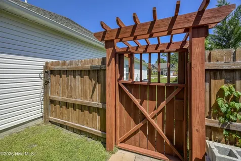 40 Thatcher Drive Rocky Point NC 28457