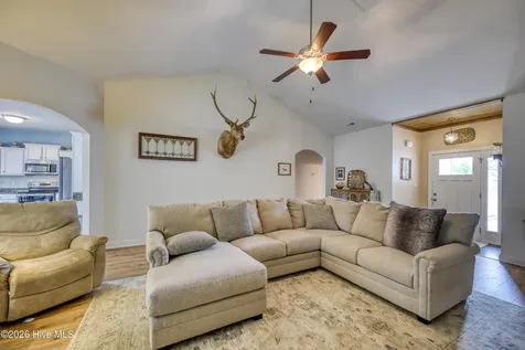 40 Thatcher Drive Rocky Point NC 28457