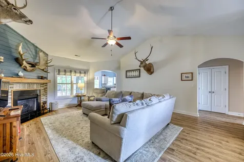 40 Thatcher Drive Rocky Point NC 28457