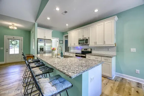 2520 Sloop Point Road Hampstead NC 28443