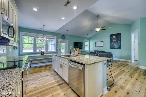 2520 Sloop Point Road Hampstead NC 28443