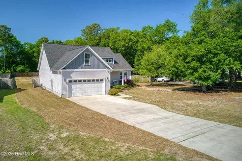 2520 Sloop Point Road Hampstead NC 28443
