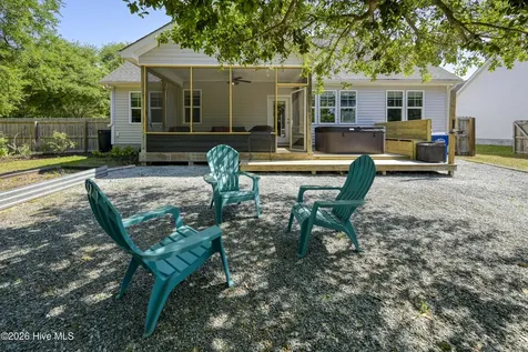 2520 Sloop Point Road Hampstead NC 28443