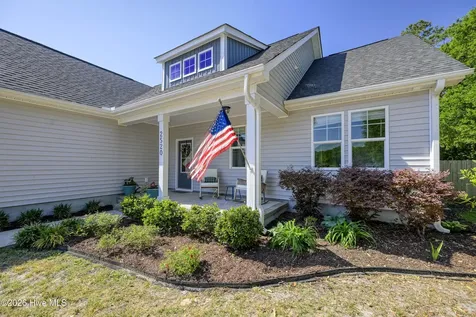 2520 Sloop Point Road Hampstead NC 28443
