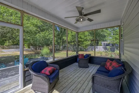 2520 Sloop Point Road Hampstead NC 28443