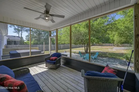 2520 Sloop Point Road Hampstead NC 28443