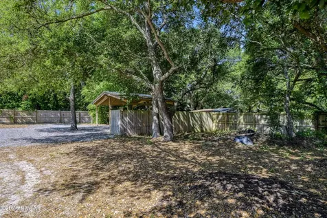 2520 Sloop Point Road Hampstead NC 28443